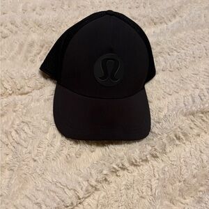 Lulumone hat